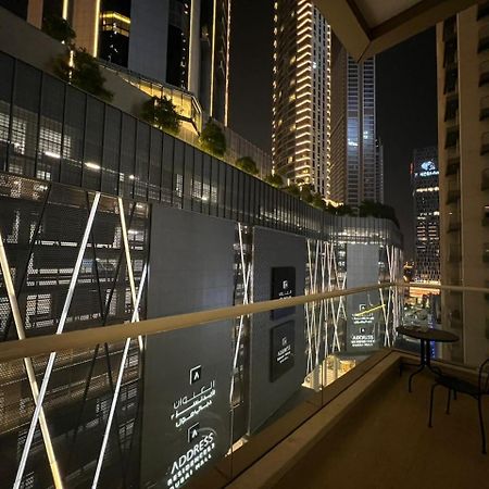 Downtown Holiday'S - 1 Min To Dubai Mall & Burj Khalifa Hostel ภายนอก รูปภาพ
