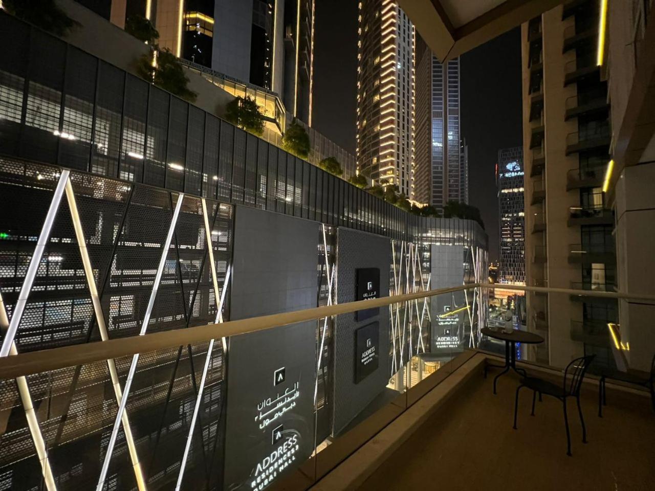 Downtown Holiday'S - 1 Min To Dubai Mall & Burj Khalifa Hostel ภายนอก รูปภาพ