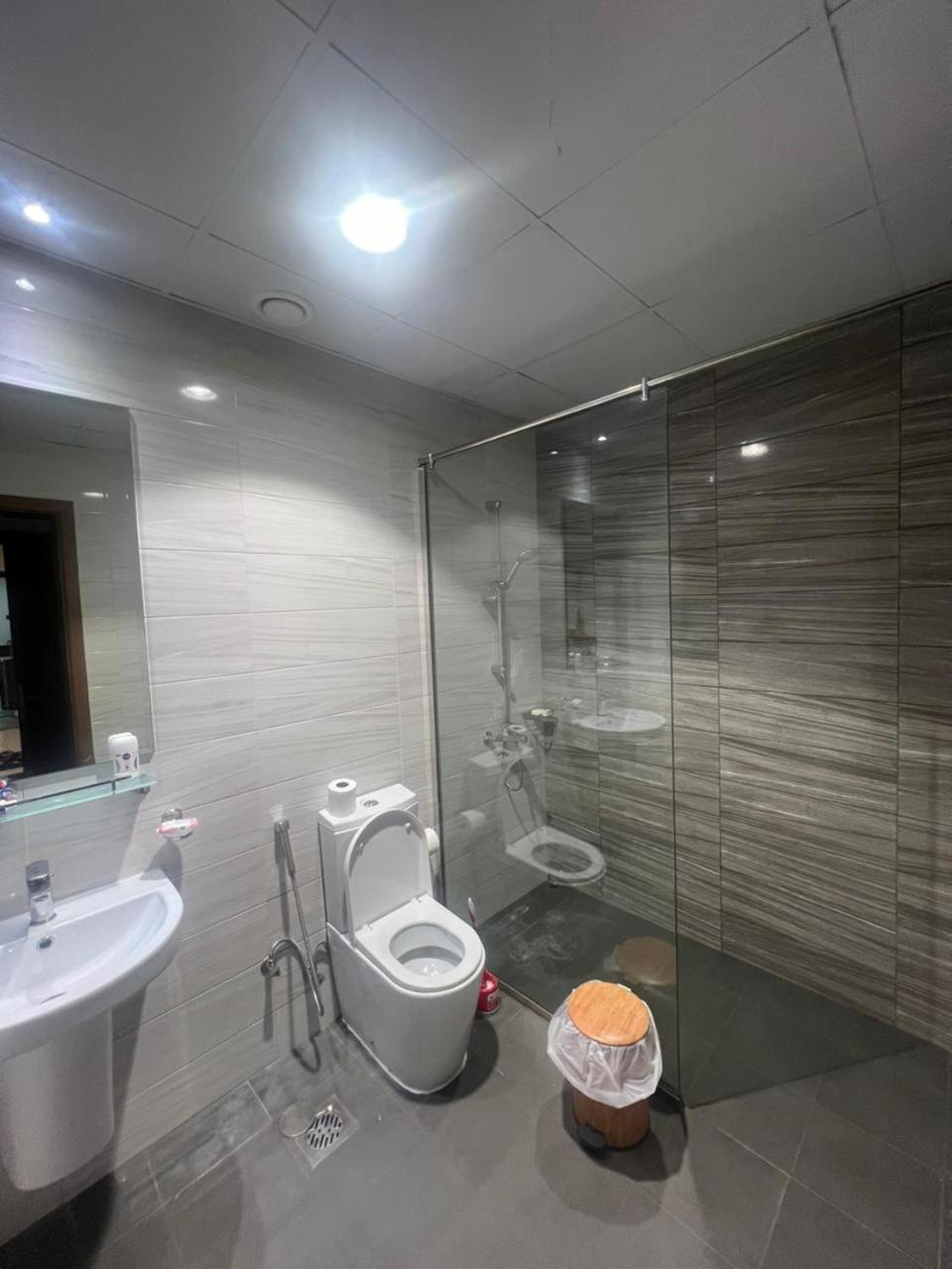 Downtown Holiday'S - 1 Min To Dubai Mall & Burj Khalifa Hostel ภายนอก รูปภาพ