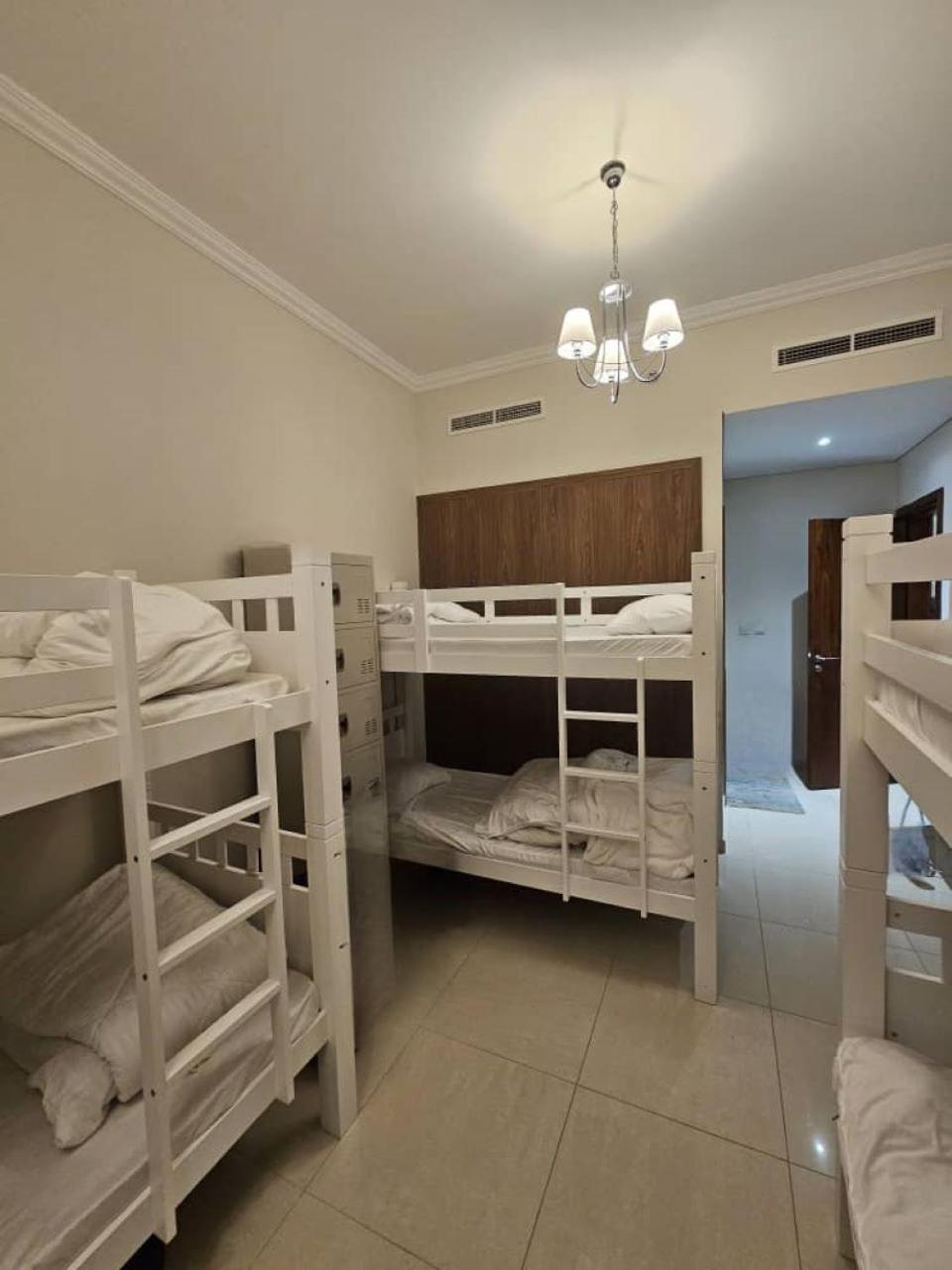 Downtown Holiday'S - 1 Min To Dubai Mall & Burj Khalifa Hostel ภายนอก รูปภาพ