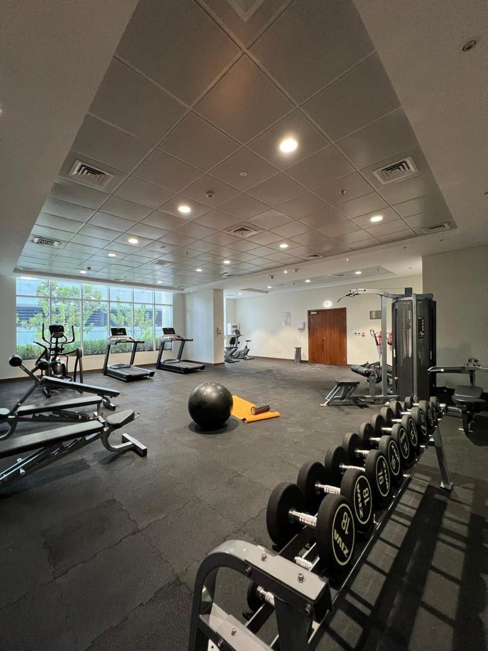 Downtown Holiday'S - 1 Min To Dubai Mall & Burj Khalifa Hostel ภายนอก รูปภาพ